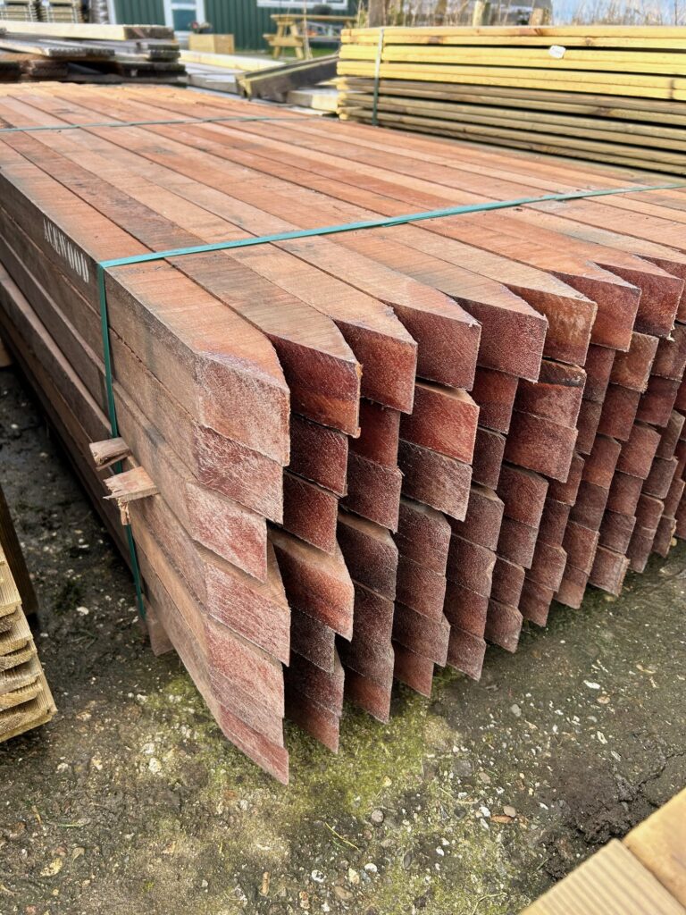 Hardhouten paal 60×60 mm gepunt