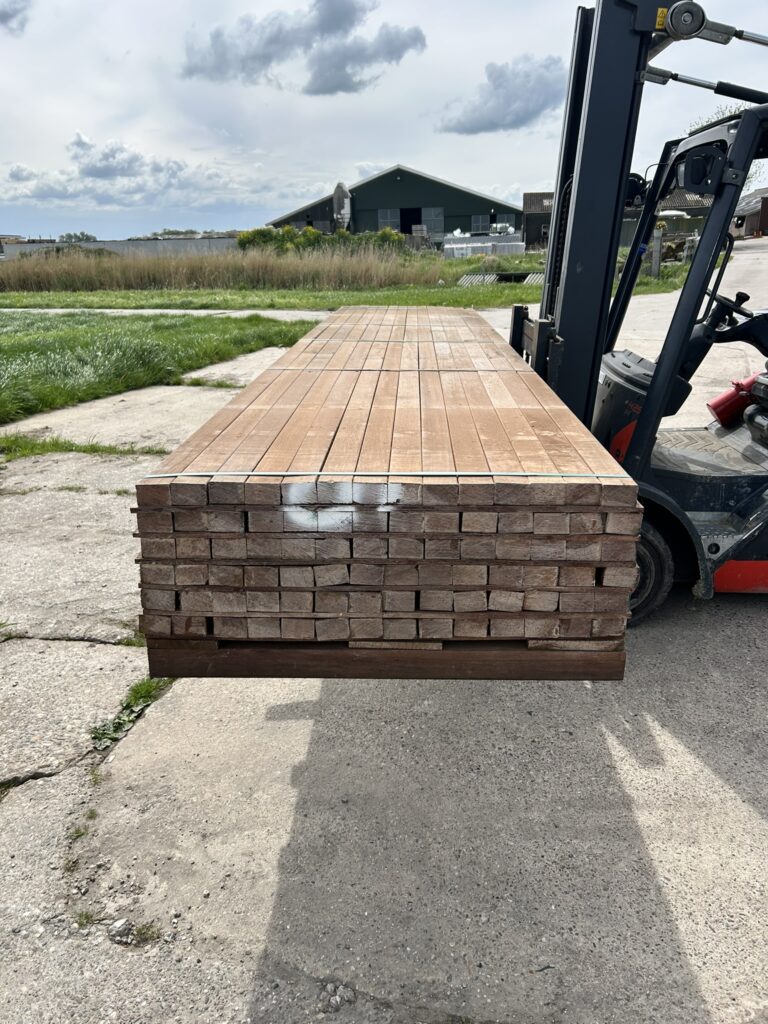 Hardhout regel 45×70 mm geschaafd