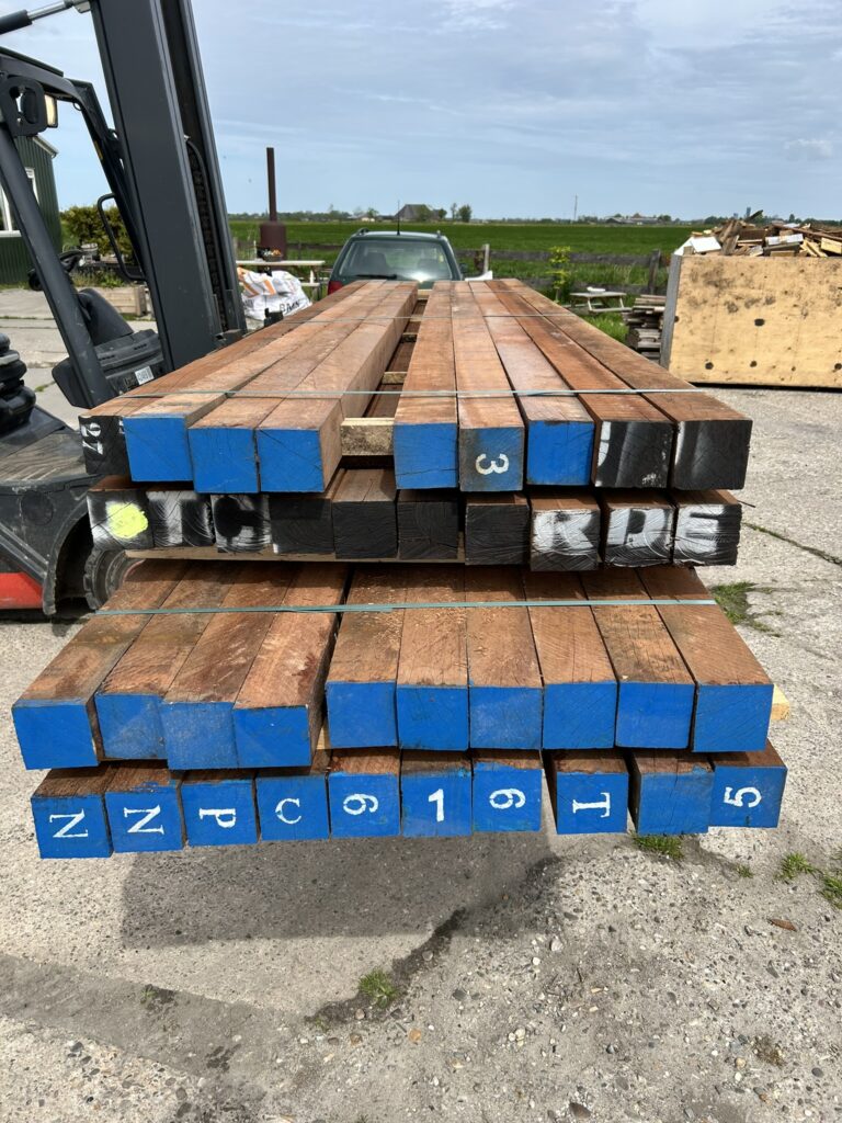 Hardhouten paal 100×100 mm